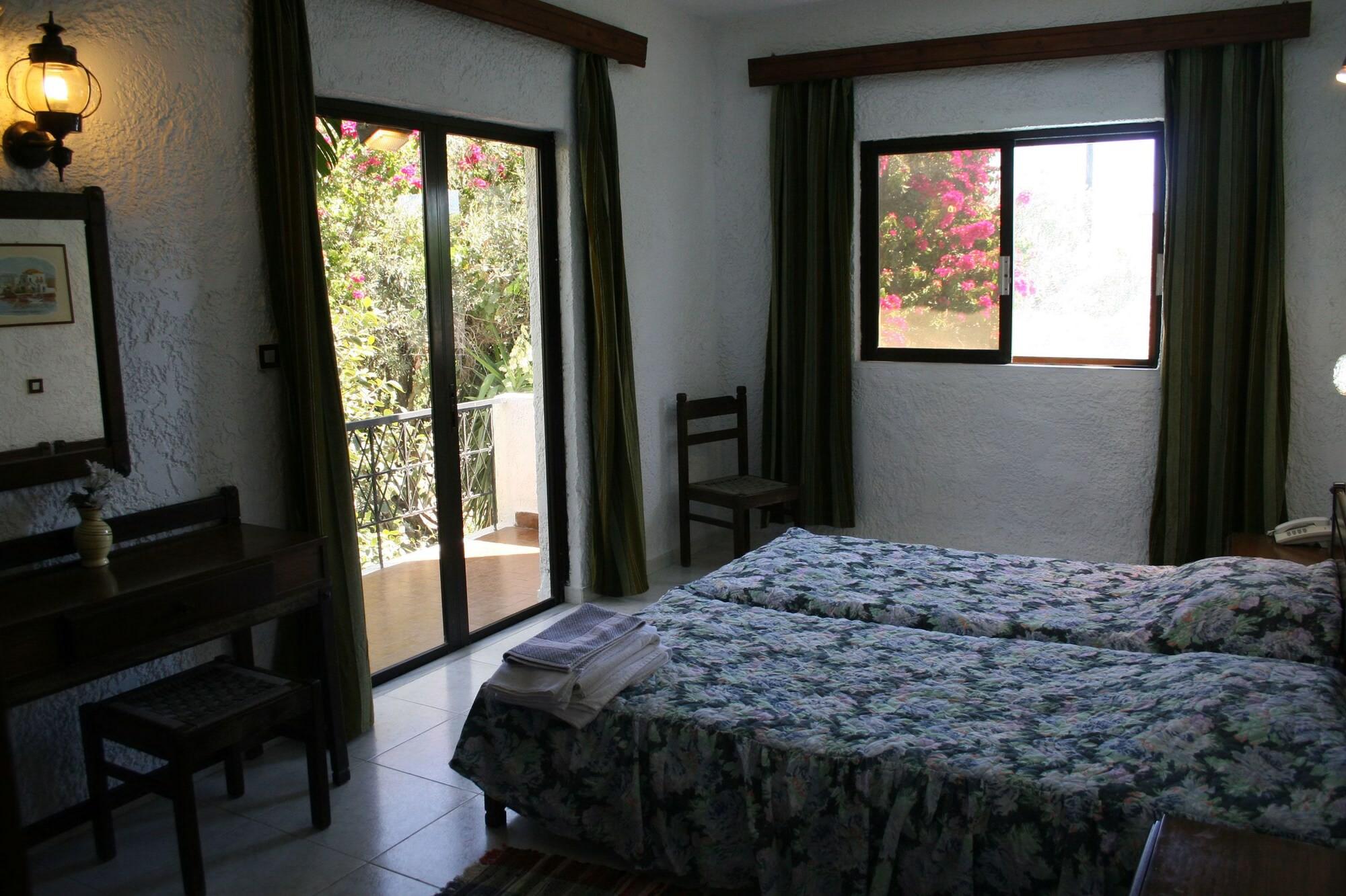 Oasis Hotel Bungalows Rhodes Afantou Exteriör bild